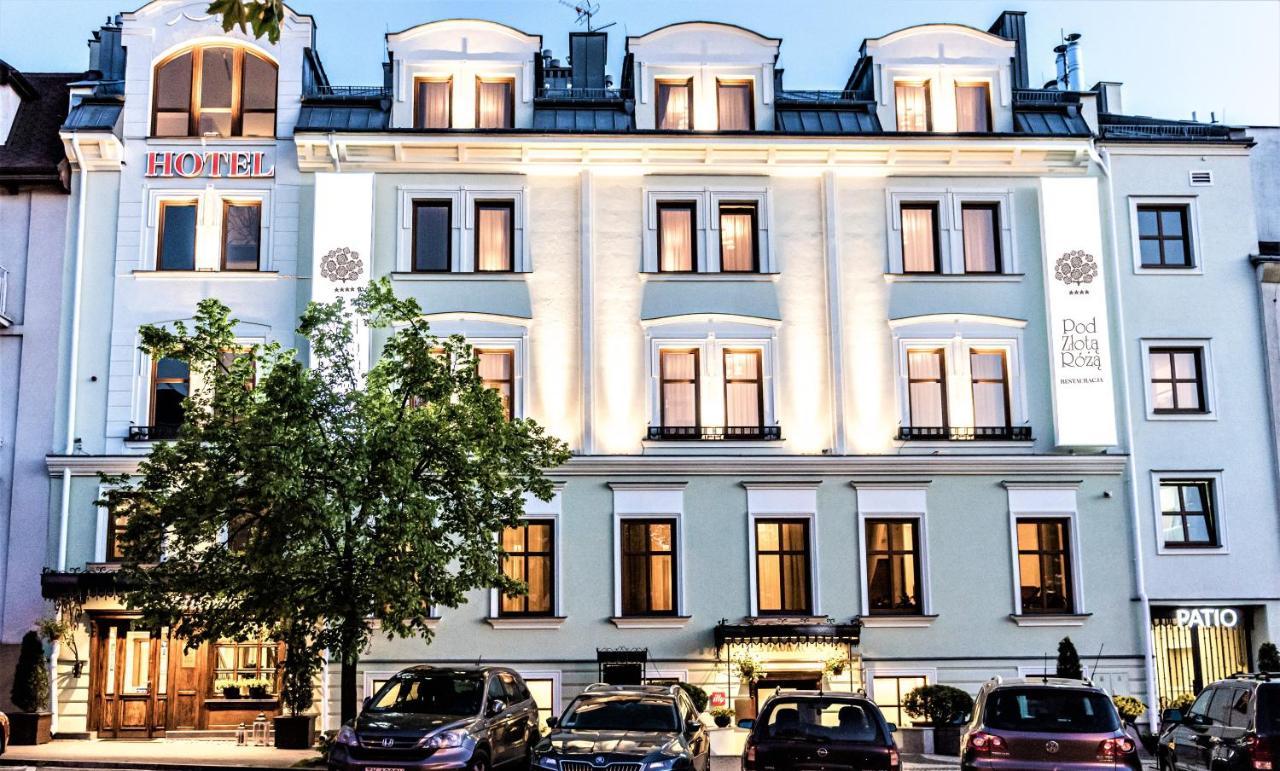 Hotel Pod Zlota Roza キェルツェ エクステリア 写真