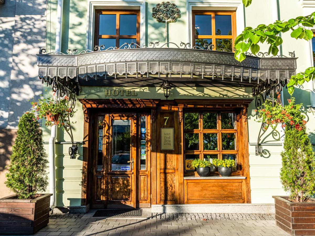 Hotel Pod Zlota Roza キェルツェ エクステリア 写真