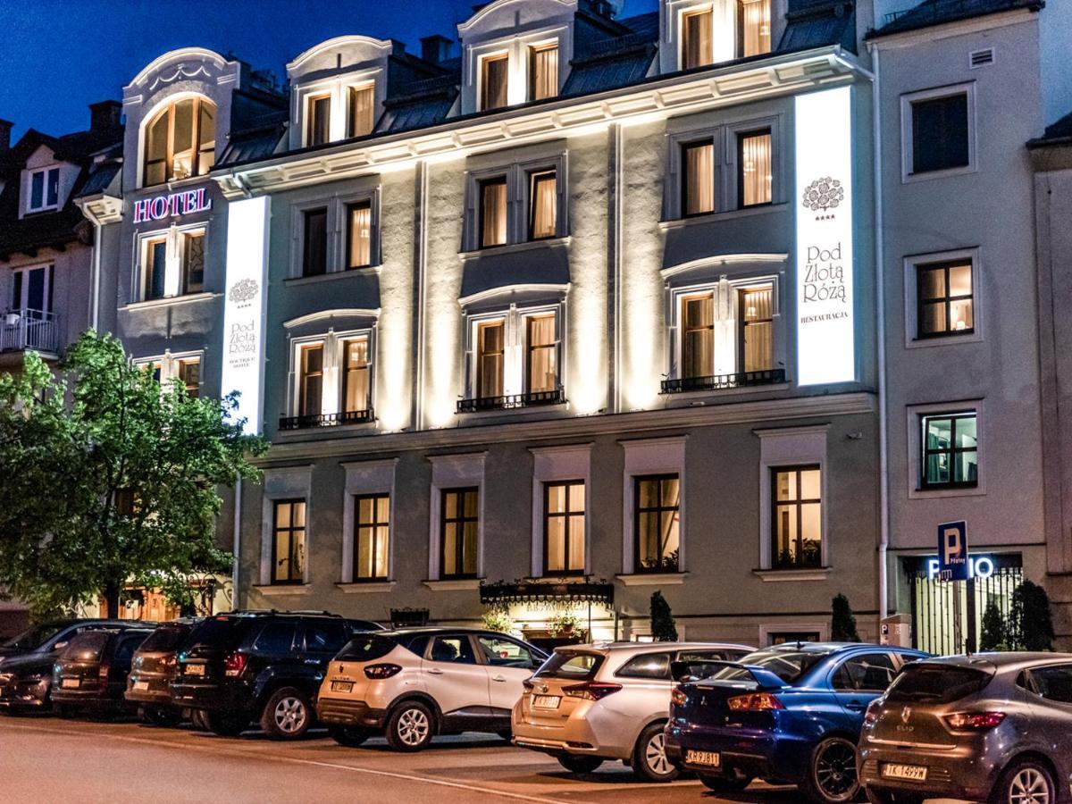 Hotel Pod Zlota Roza キェルツェ エクステリア 写真
